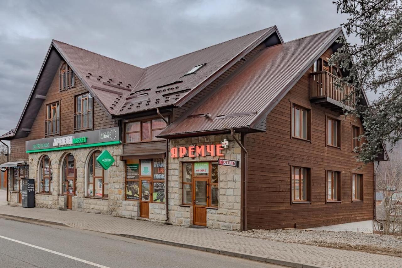 Готель "Yaro" Iaremcea Exterior foto